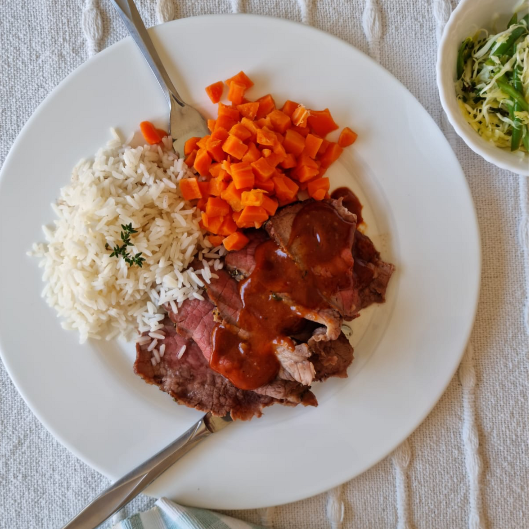 Roast Beef in Gravy (served with rice & carrots)